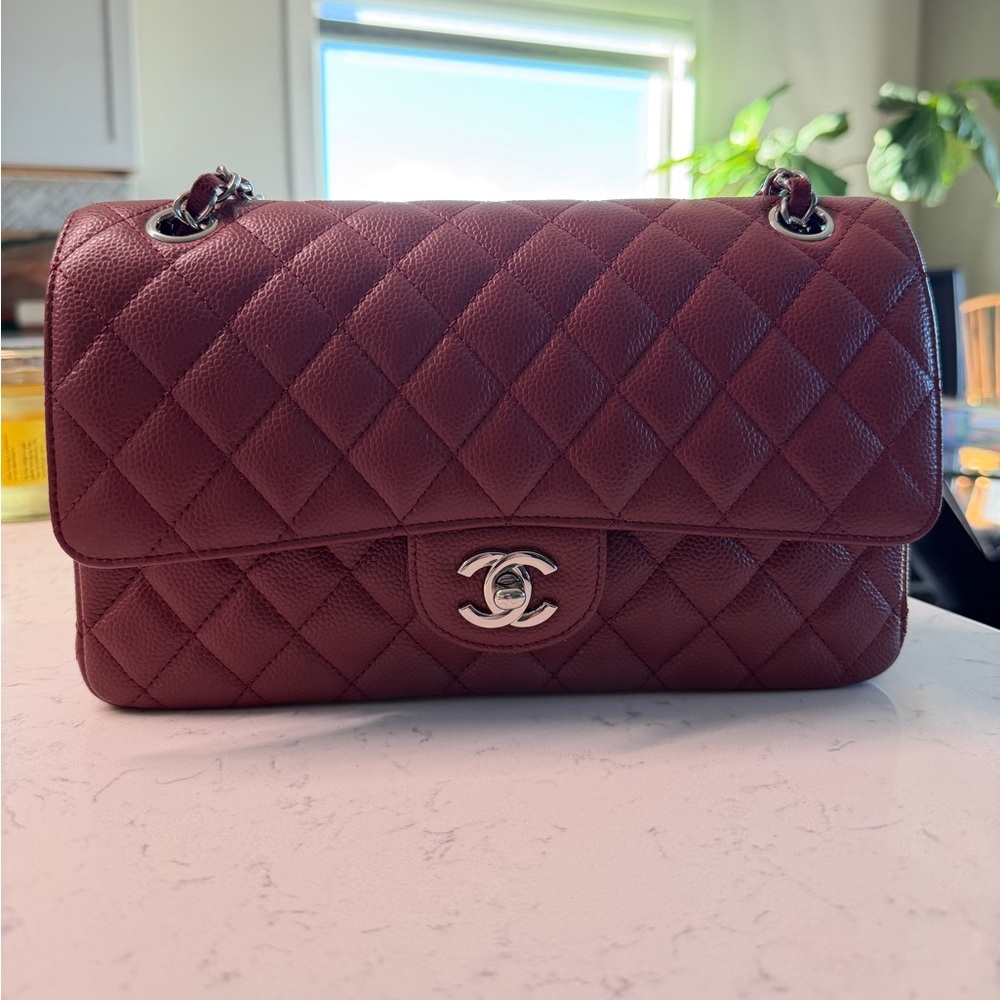 Medium Double Flap Burgundy Quilted Leather Shoulder Bag w. Silver Hardware